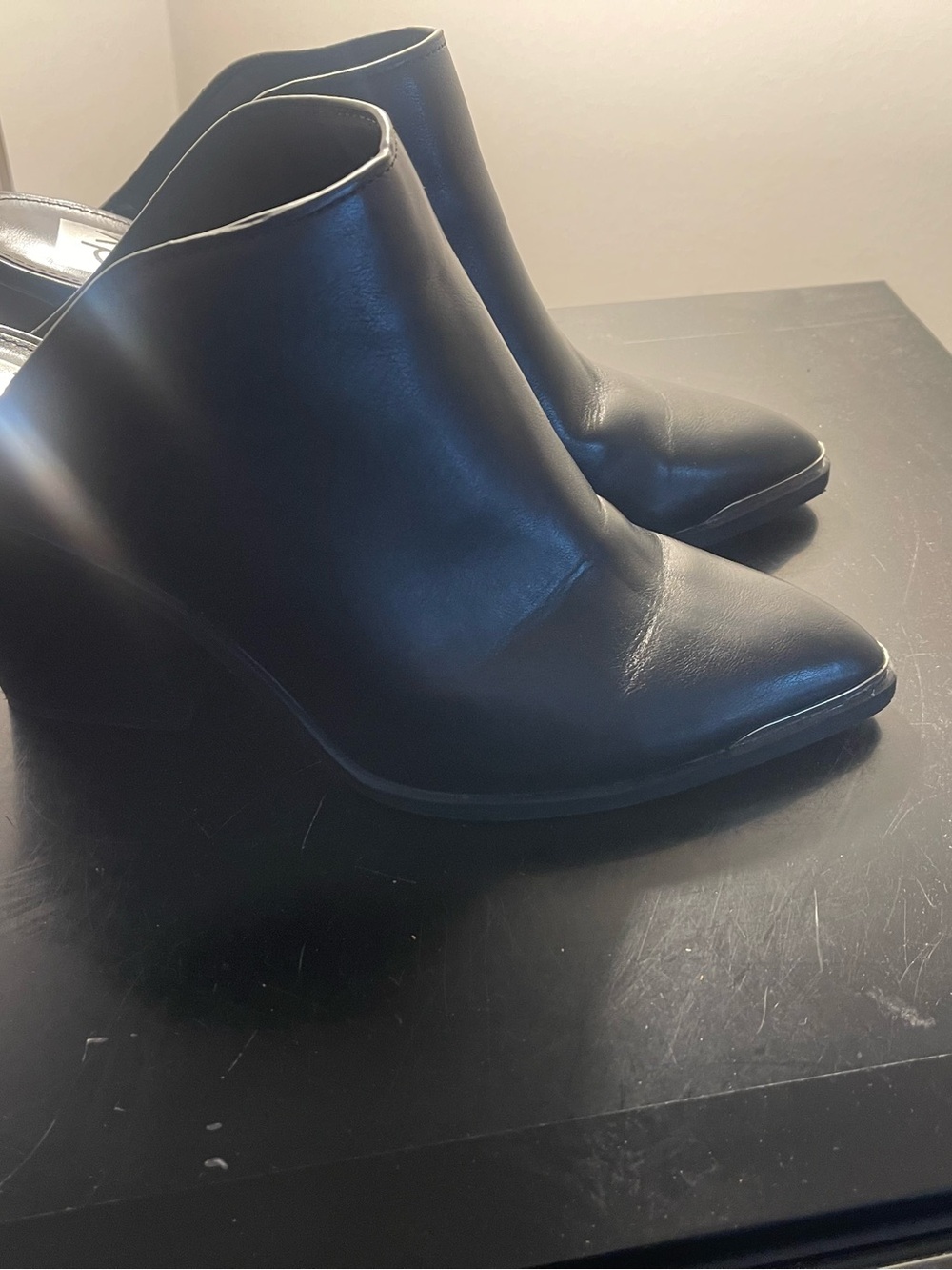 Dolce Vita Women’s Black Pointed Toe Ankle Booties